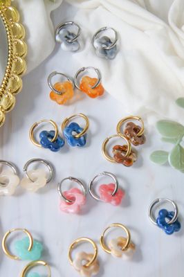 Boucle d&#39;oreille - fleurs colorées