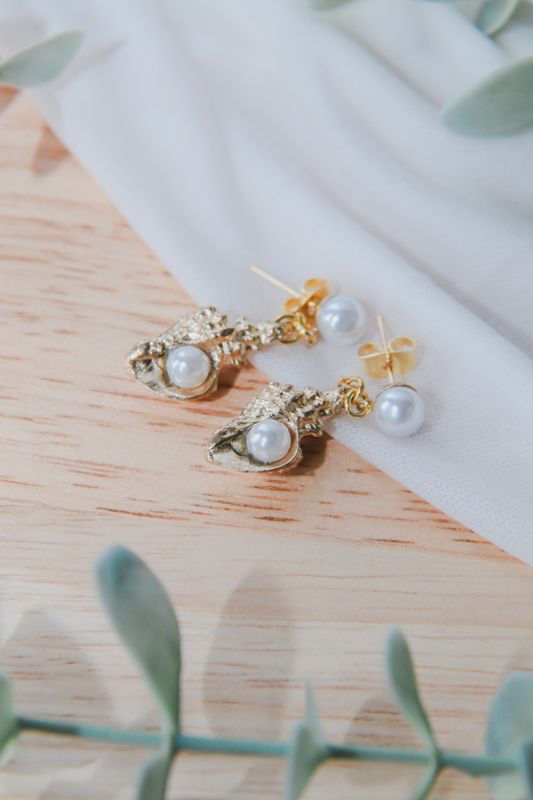 Boucle d&#39;oreille - Perles Coquillage Bulot Doré
