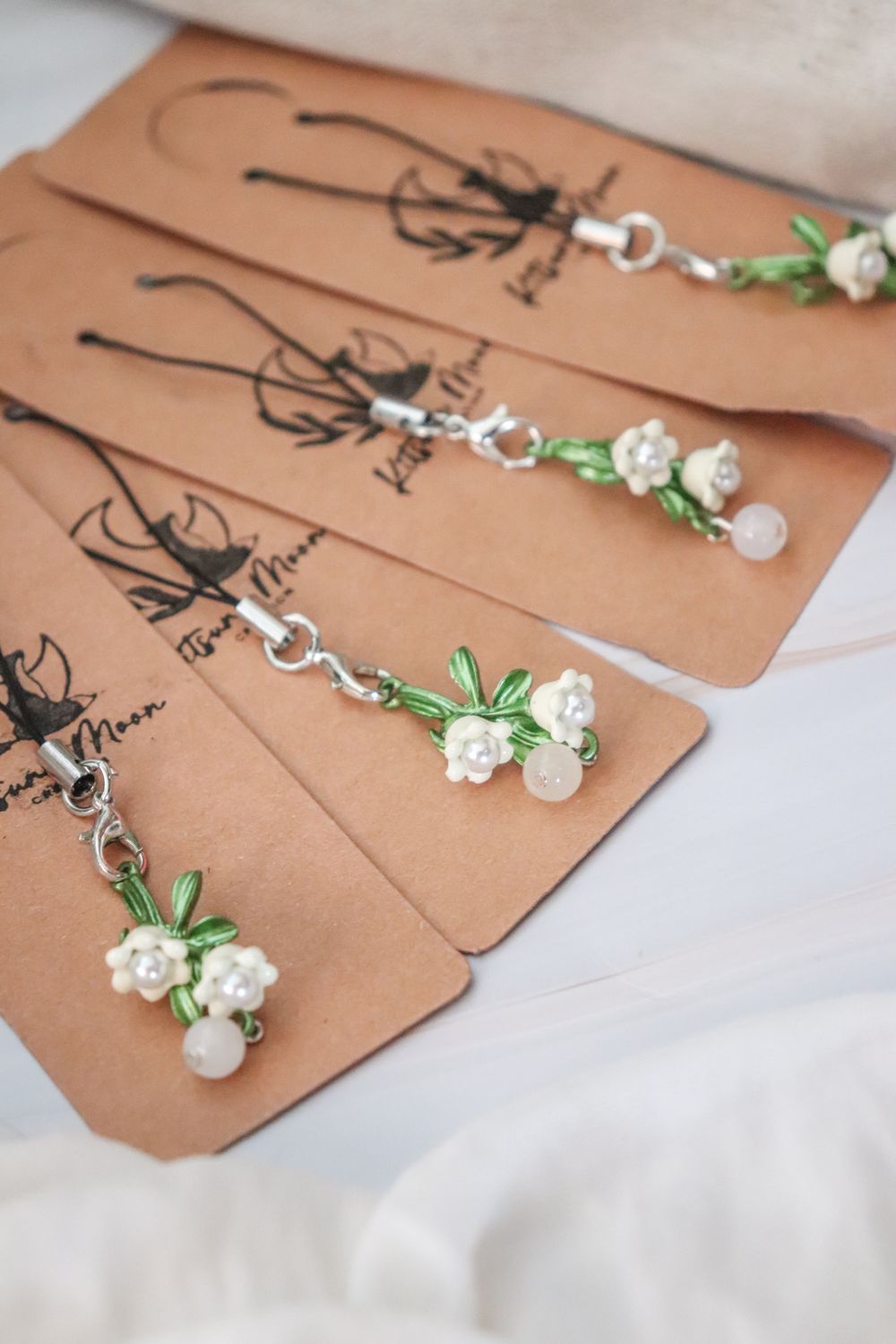 Bijoux de téléphone - Fleur blanche