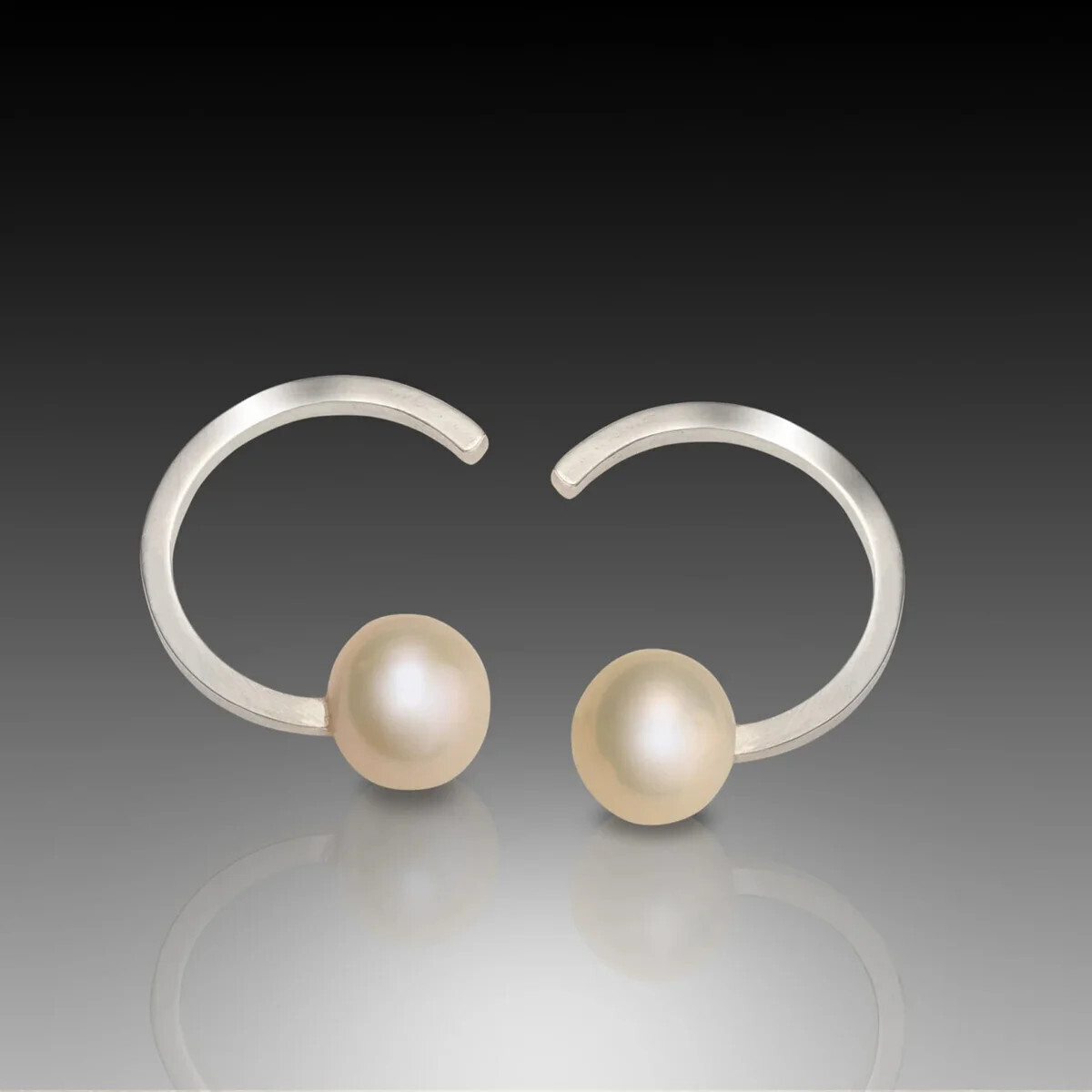 Ringlet Pearl Post Earrings