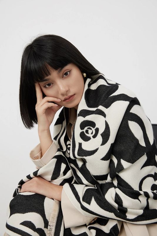 Black and White Rose Cashmere-like Wrap