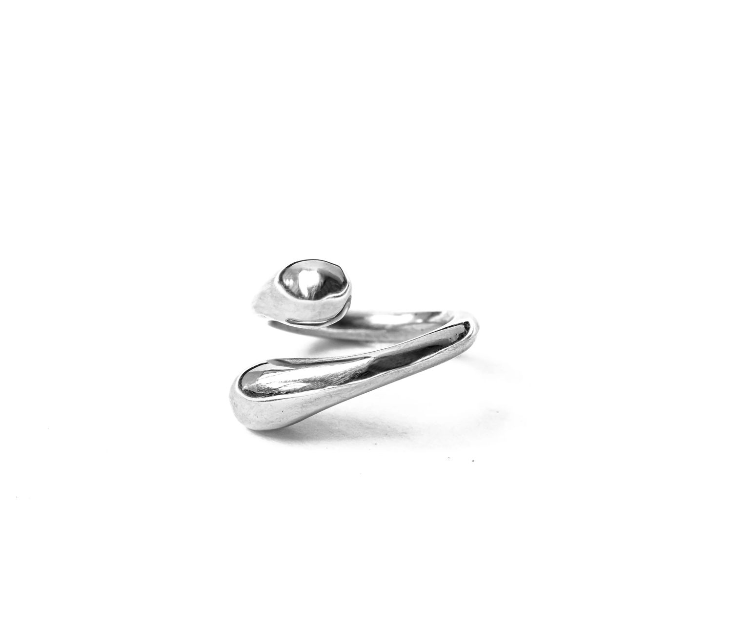 Nile Loop Ring