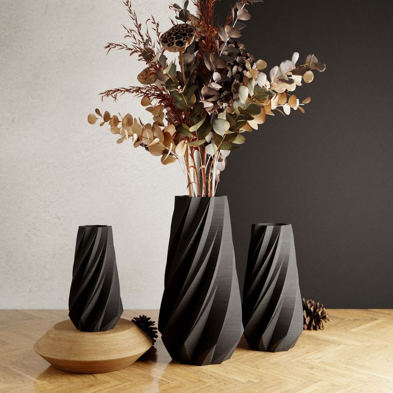 Timber Vase in Midnight Black (10 in)