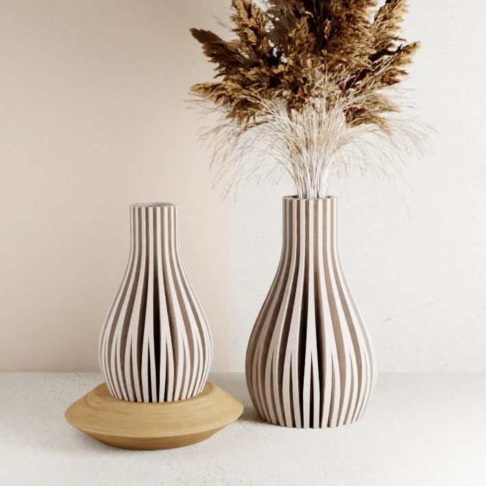Willow Vase in Muted White (8 in)