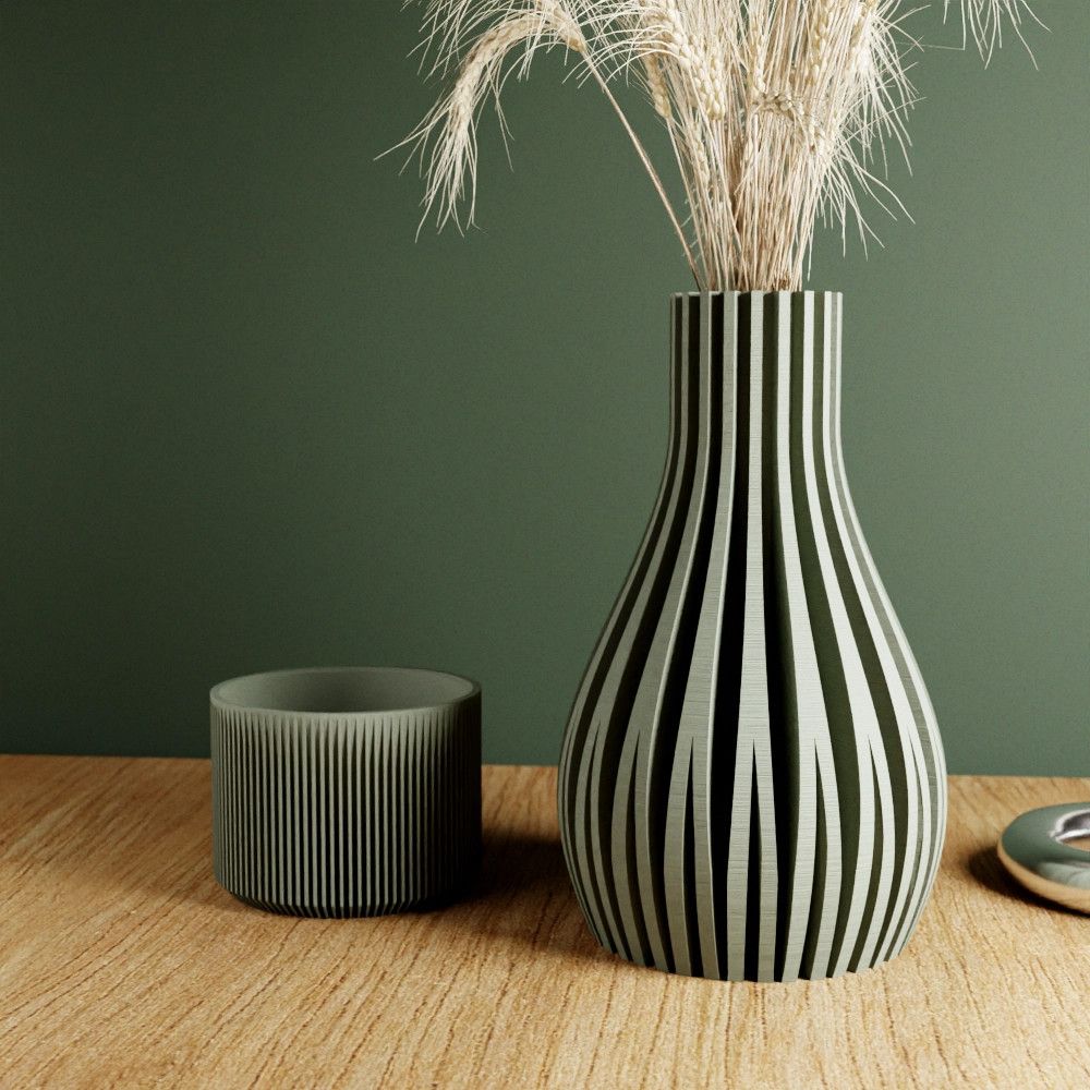 Willow Vase in Muted Green (10 in)