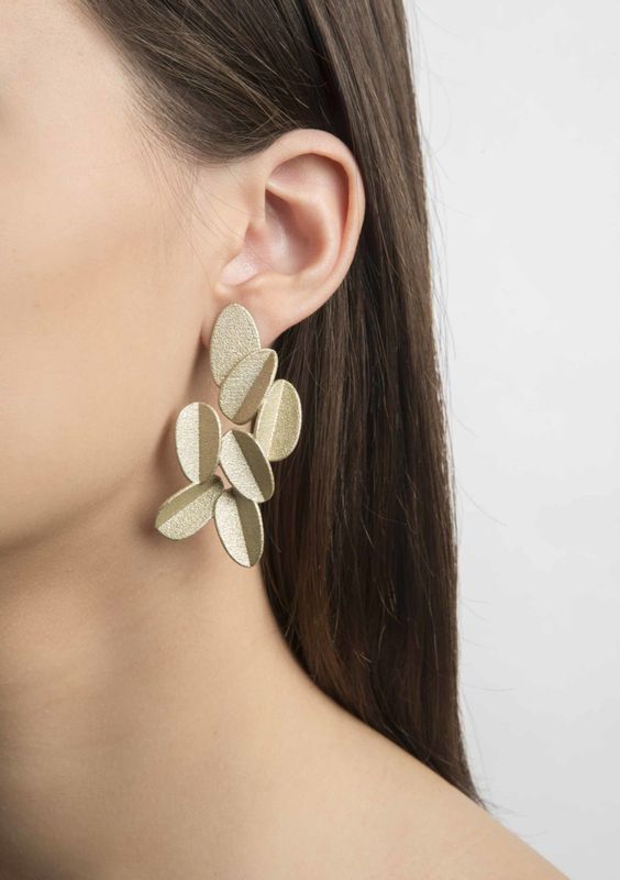 Large Leaves Earrings, White Gold