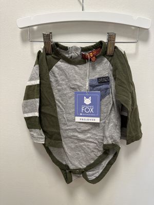 Used - 7 For All Mankind - Long Sleeve Onesie 2 pack - 6-9M - PWE1778