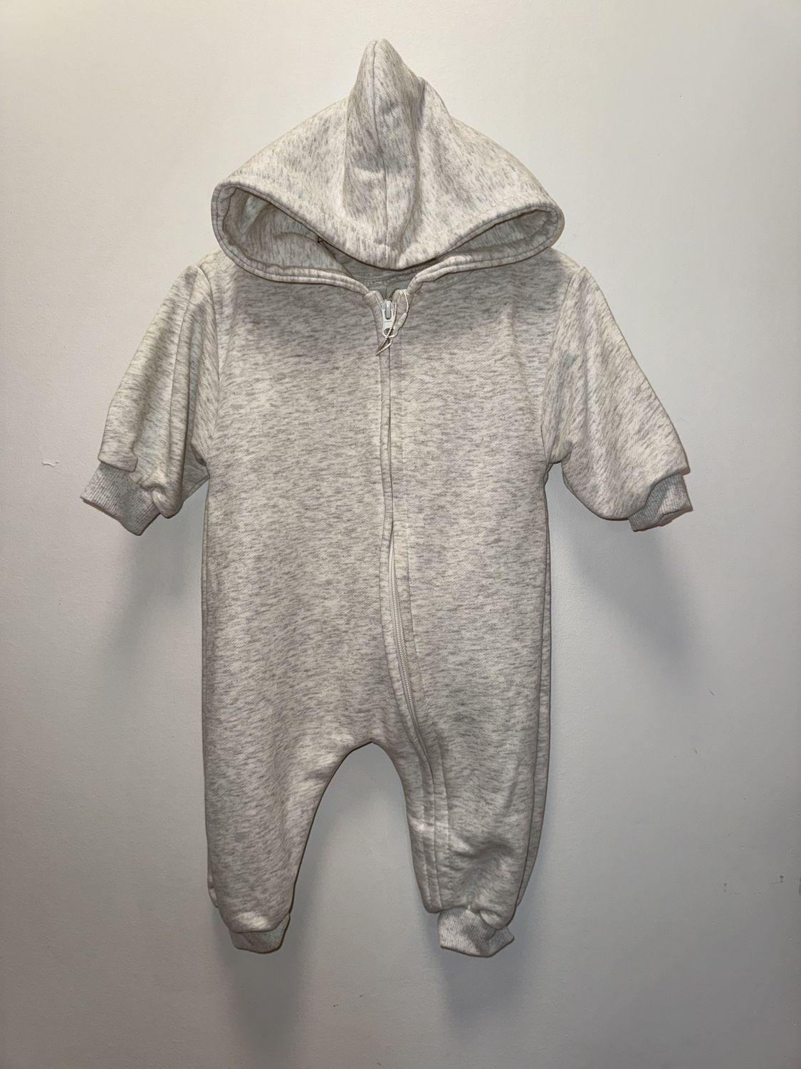 New with Tags - FMPDC Baby - Long Sleeve Onesie - 6-12M - PWE2742