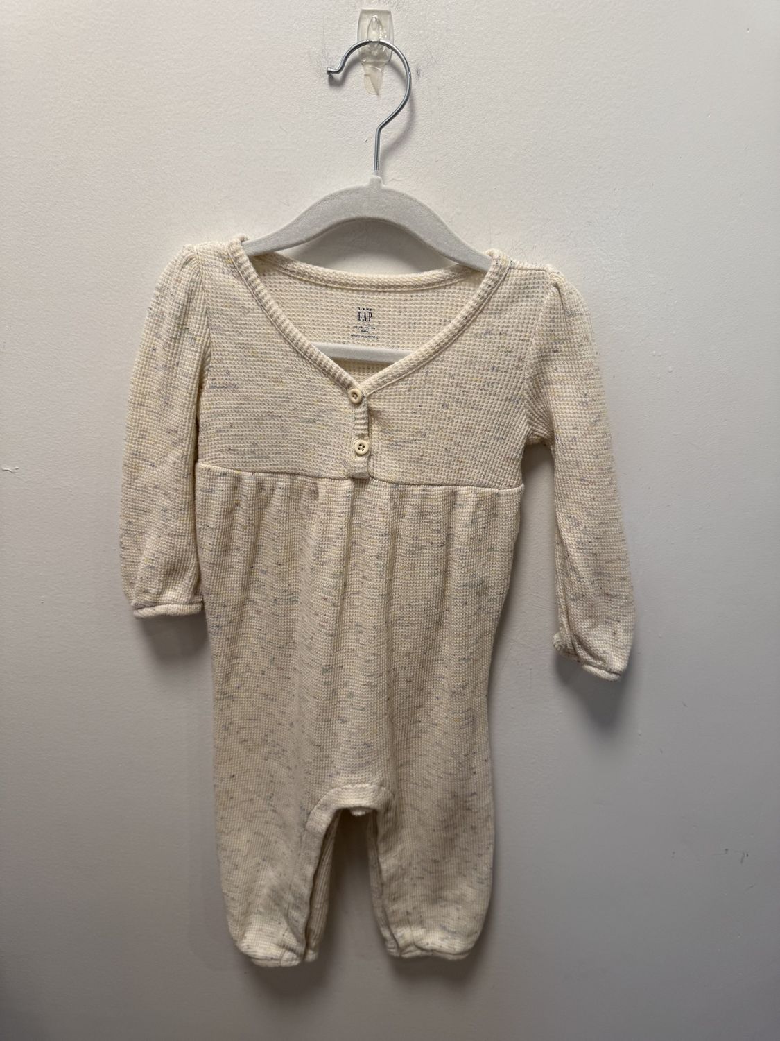 Used - Gap - Long Sleeve Onesie - 12-18M - PWE2852