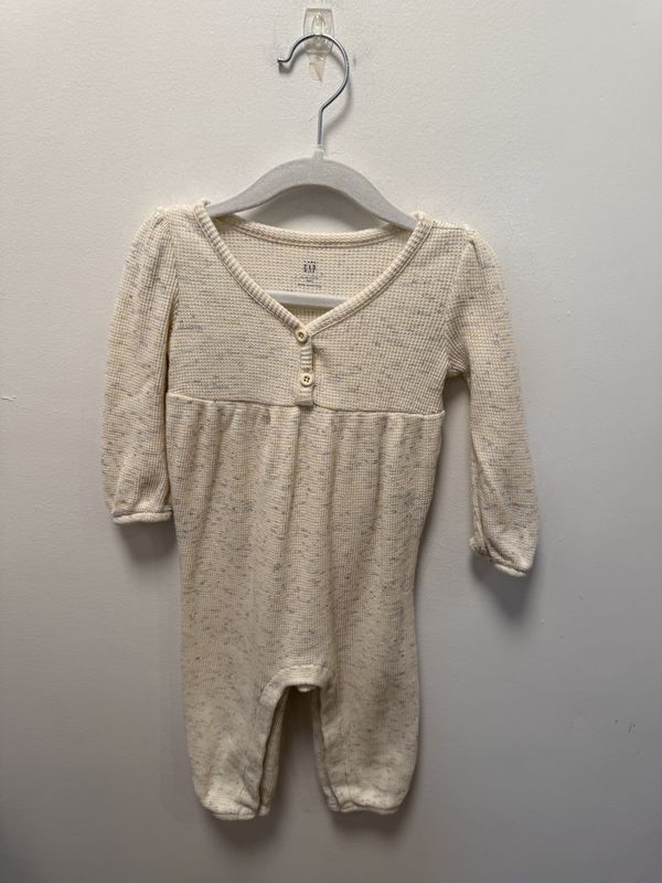 Used - Gap - Long Sleeve Onesie - 12-18M - PWE2852