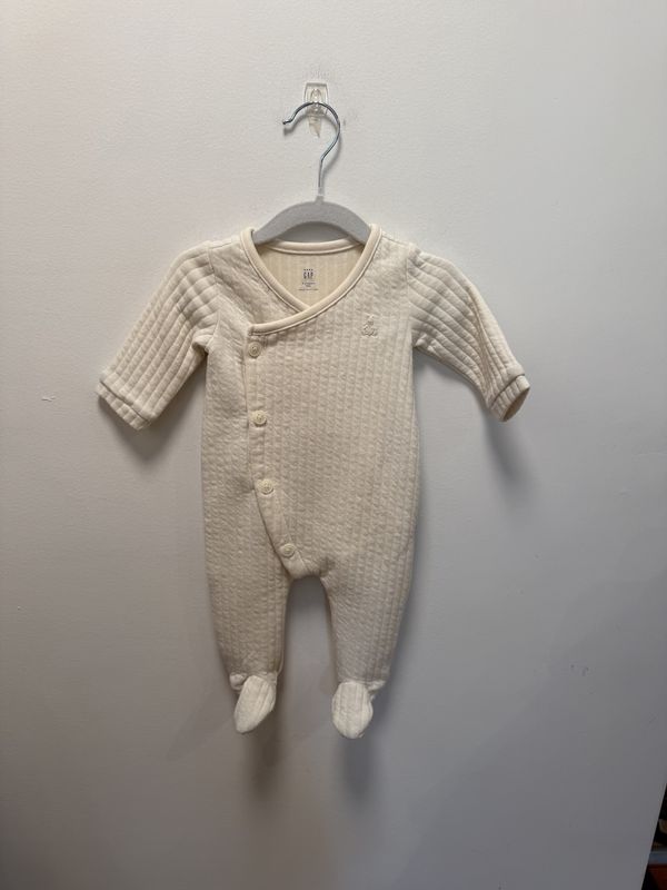 Used - Gap - Long Sleeve Onesie - 0-3M - PWE2605