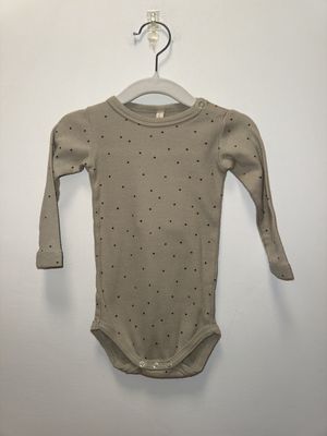 Used - Quincy Mae - Long Sleeve Onesie - 6-12M - PWE3533