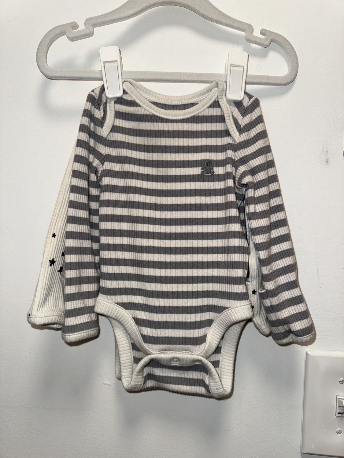 Used - Gap - Long Sleeve Onesie - 0-3M - PWE4372