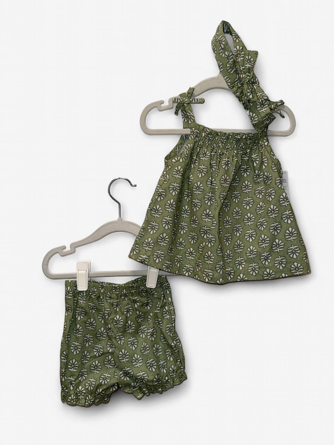 New With Tags - Carter's - Sleeveless Set - 12M - PWE5182