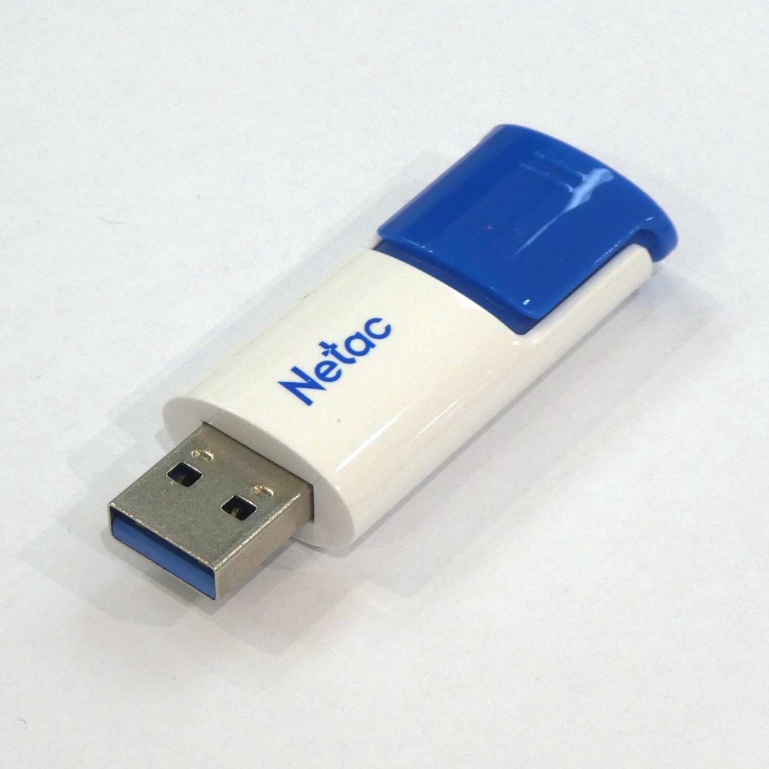 Netac Retractable 32gb Drive White / Blue