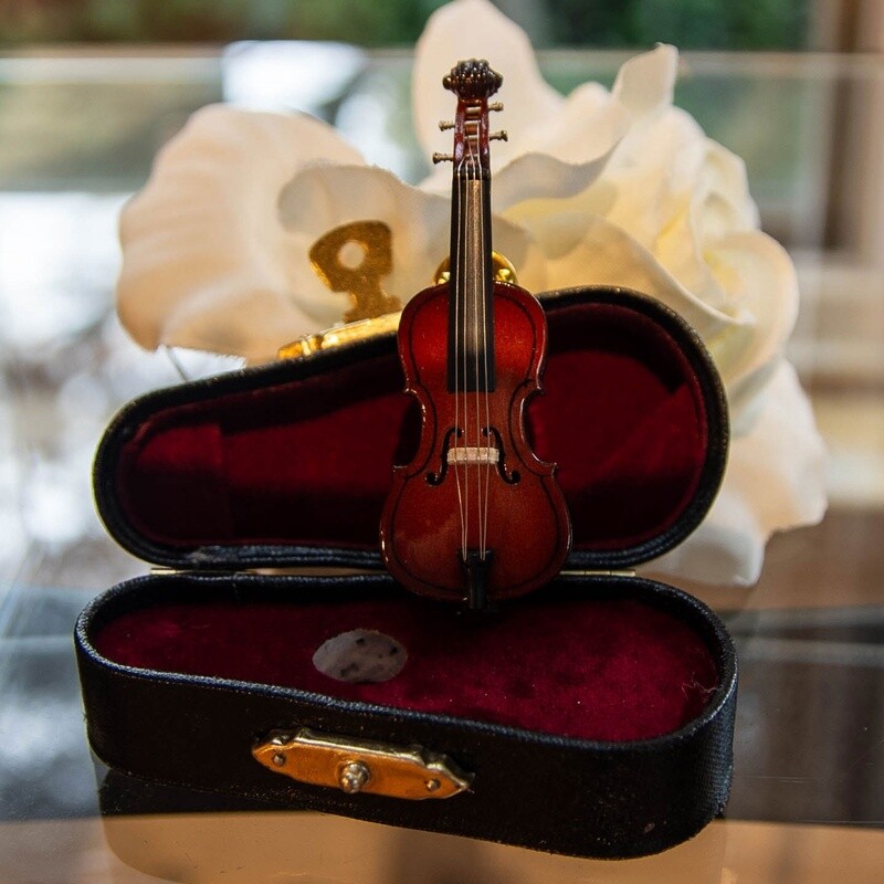 Broadway Cello Pin