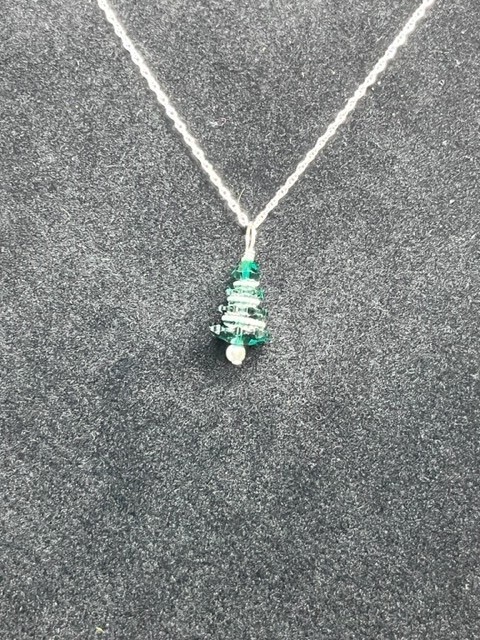 Snooty Neck Christmas Tree in Emerald