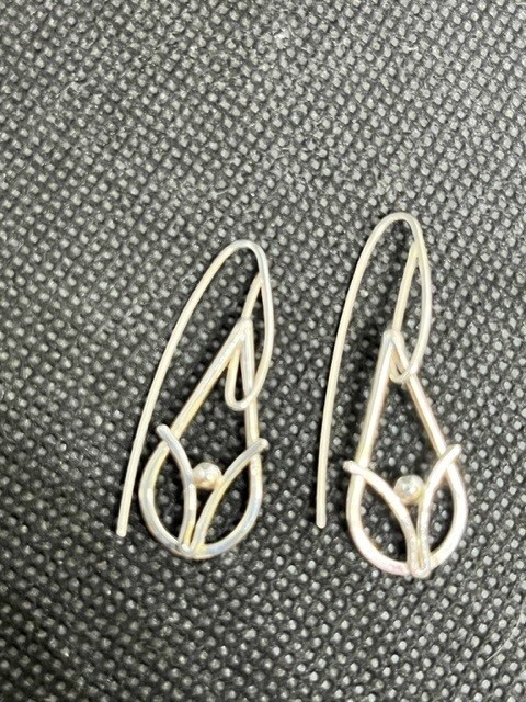 O&#39;Brien Ear Simple Tear Drop with Wire and Ball Detail