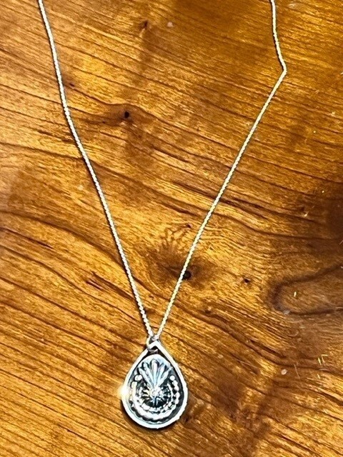 O&#39;Brien Neck Antique Indian Tear Drop