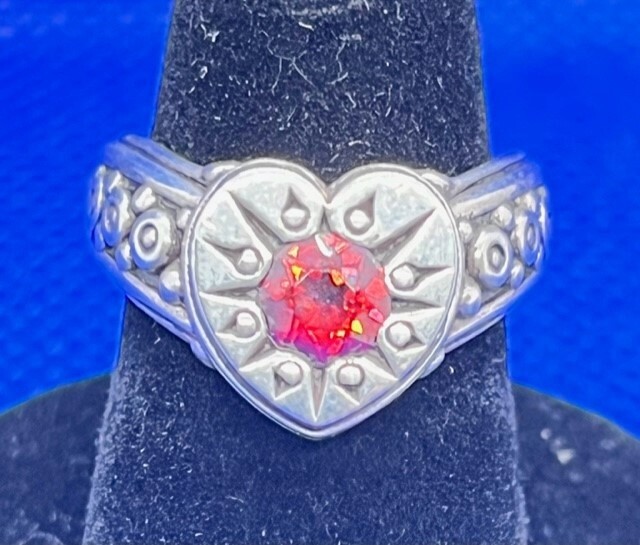 David &amp; Ronnie Ring Garnet Heart RWC-85B