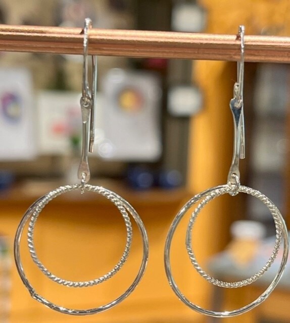 Gonzales Ear E033