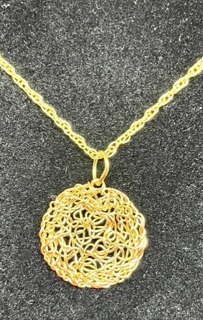 MetaLace Necklace Small Gold Circle