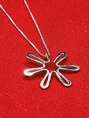 Reflections In Silver Necklace "Flower"