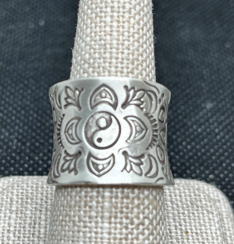 O&#39;Brien Ring Open Anticlastic Wide Band Sz 8