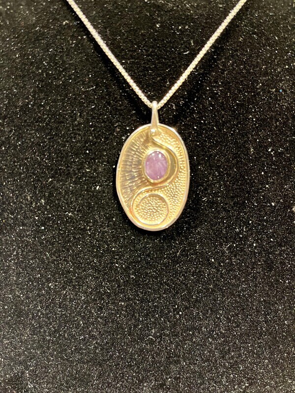 Gonzales Necklace Ying/yang with Amethyst