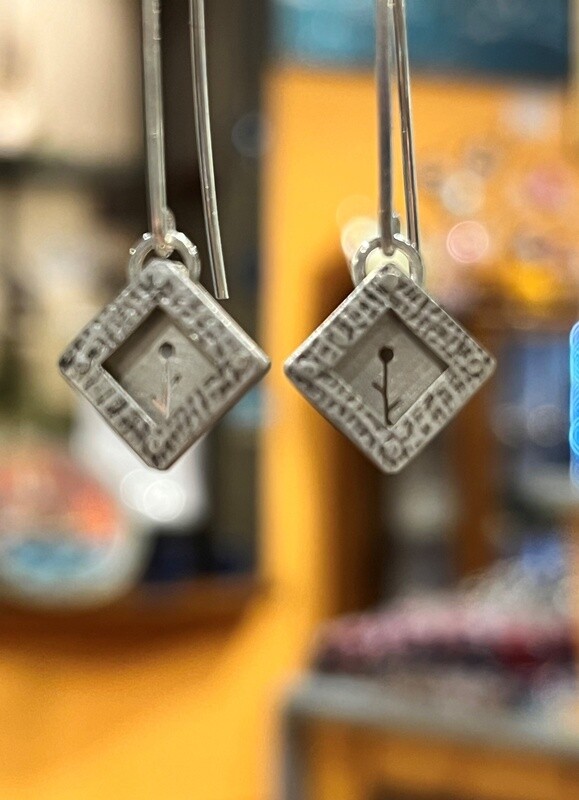 Bent Metal Earring Wildflower in Square Frame