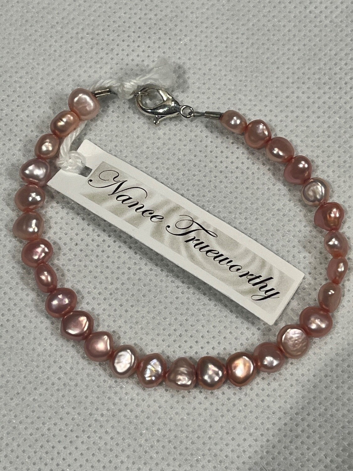 Trueworthy Bracelet Salmon Pearl