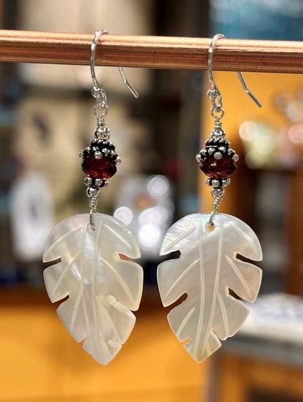 Estancia Earrings Mother of Pearl Leaves w/Garnet