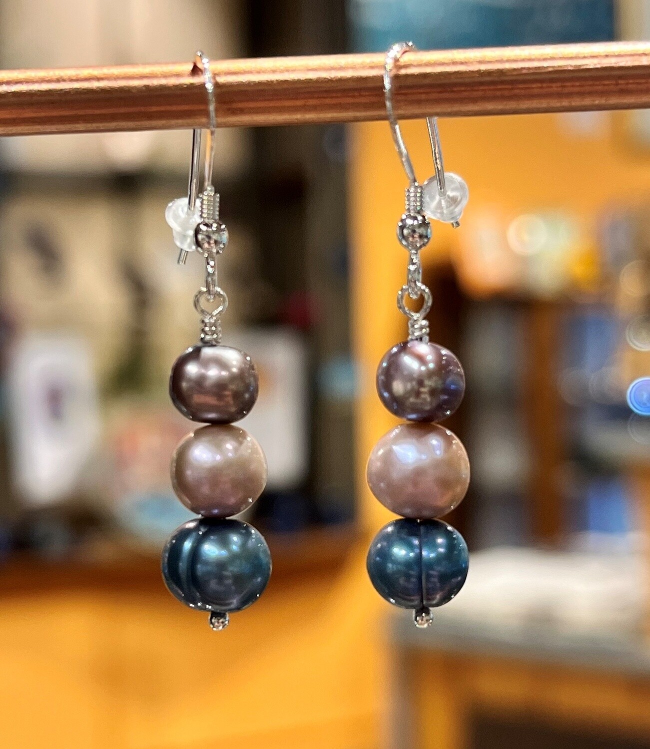 Demitre Earring Stacked Pearls Blue/Gray/Pink