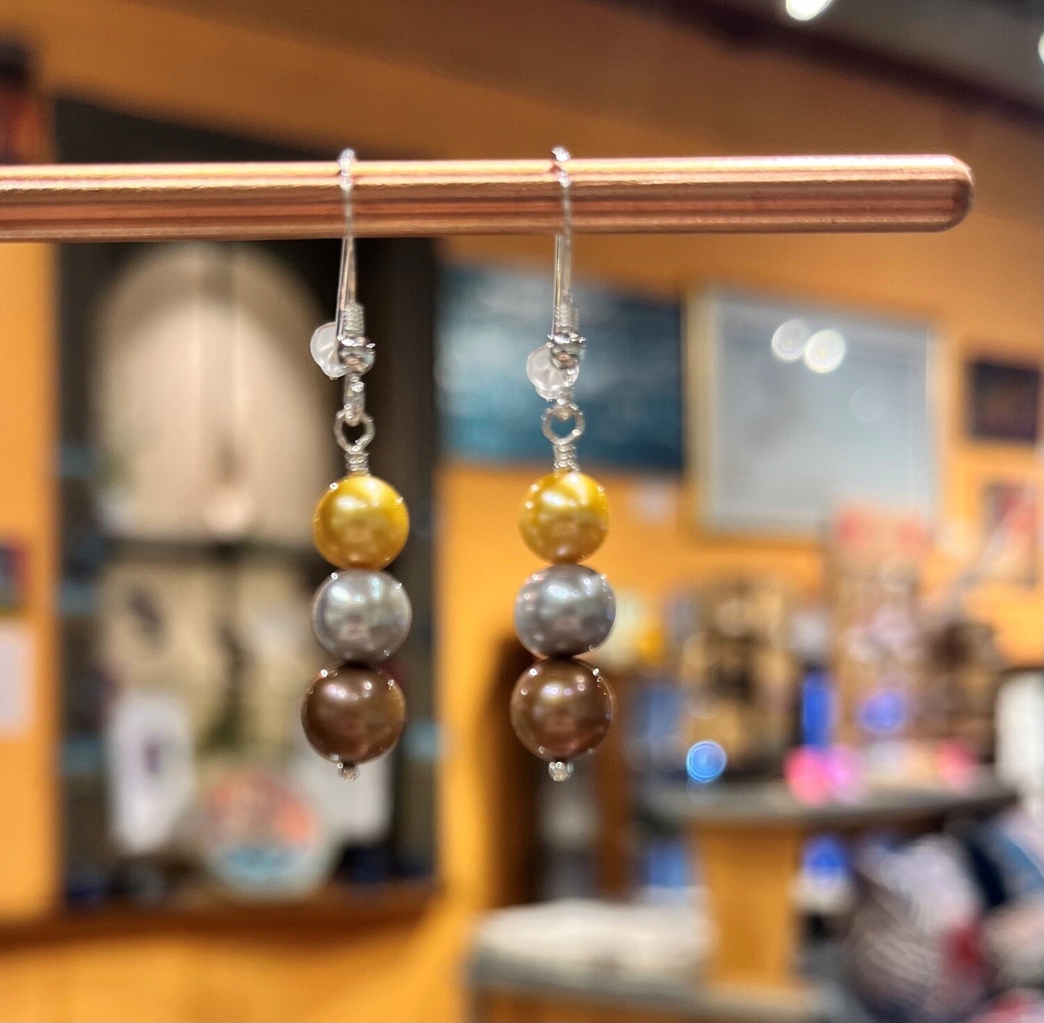 Demitre Earring Stacked Pearls Gold/Gray