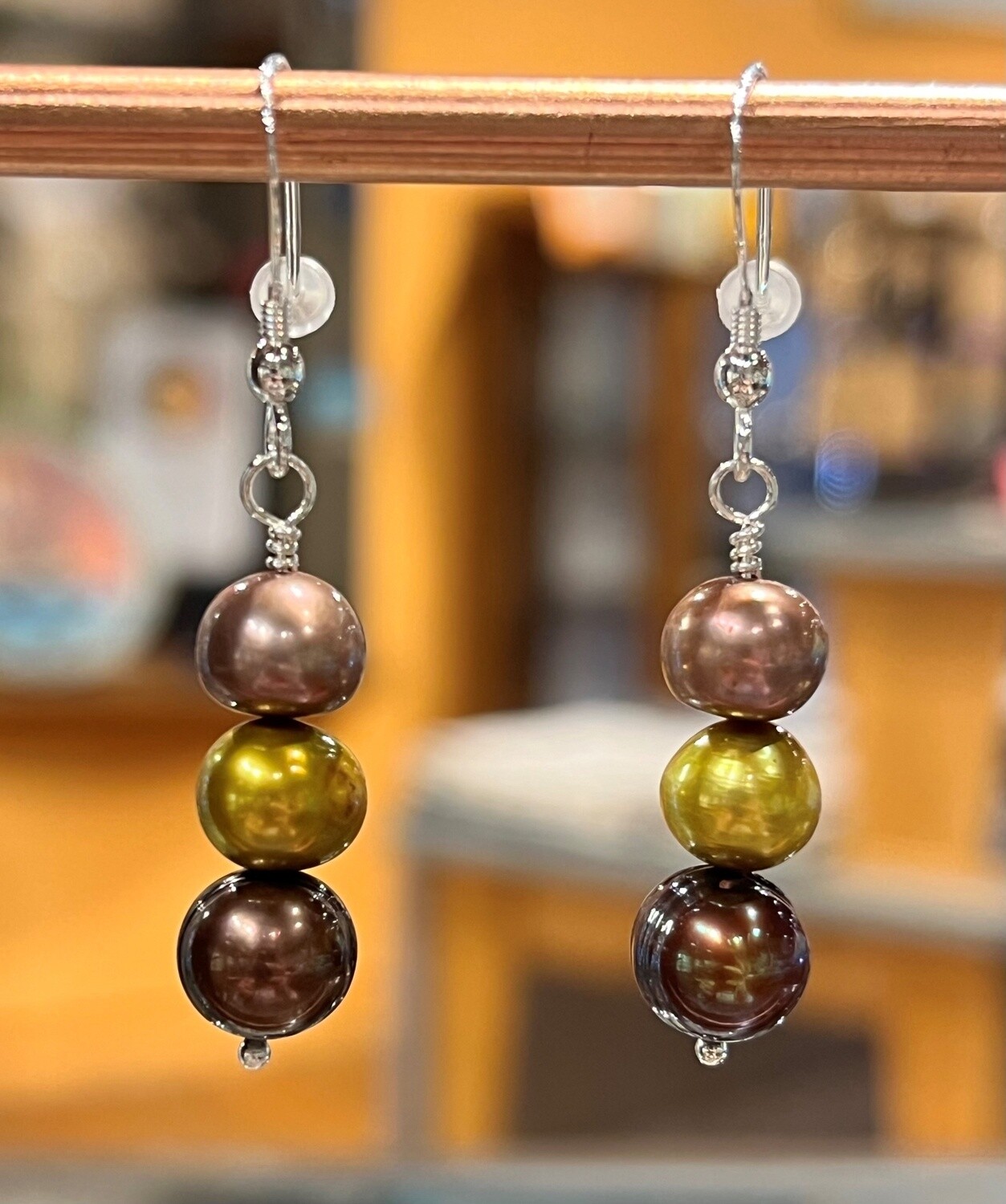 Demitre Earring Stacked Pearls Gold/Pink/Brown