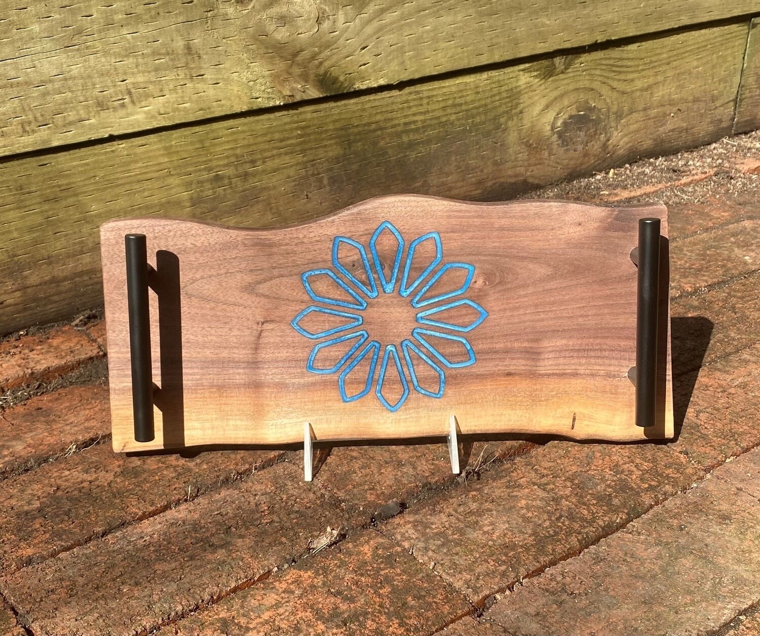 GM Charcuterie Board Walnut Blue Flower