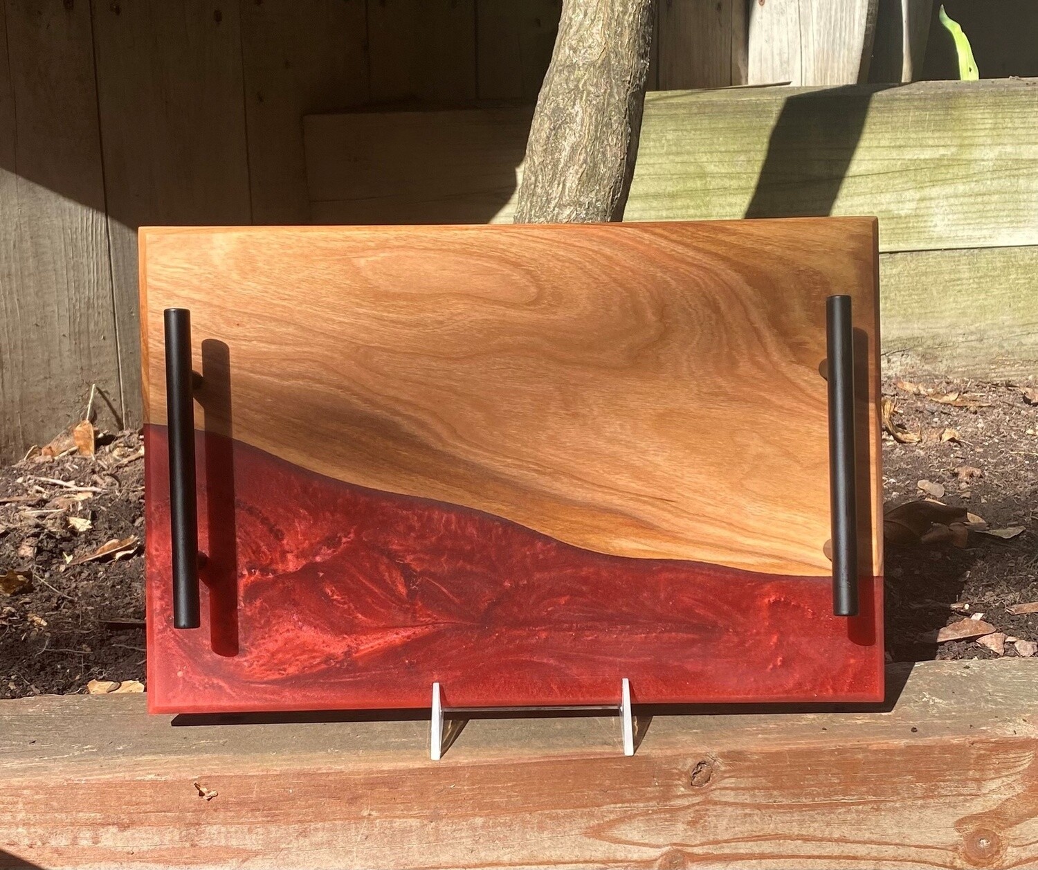 GM Charcuterie Board Cherry w/Red Resin