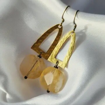 Edgy Petal Earring Citrine on Geometric