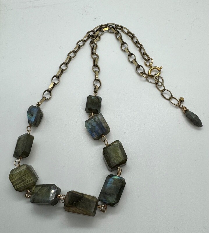 Robb Necklace Chunky Labradorite