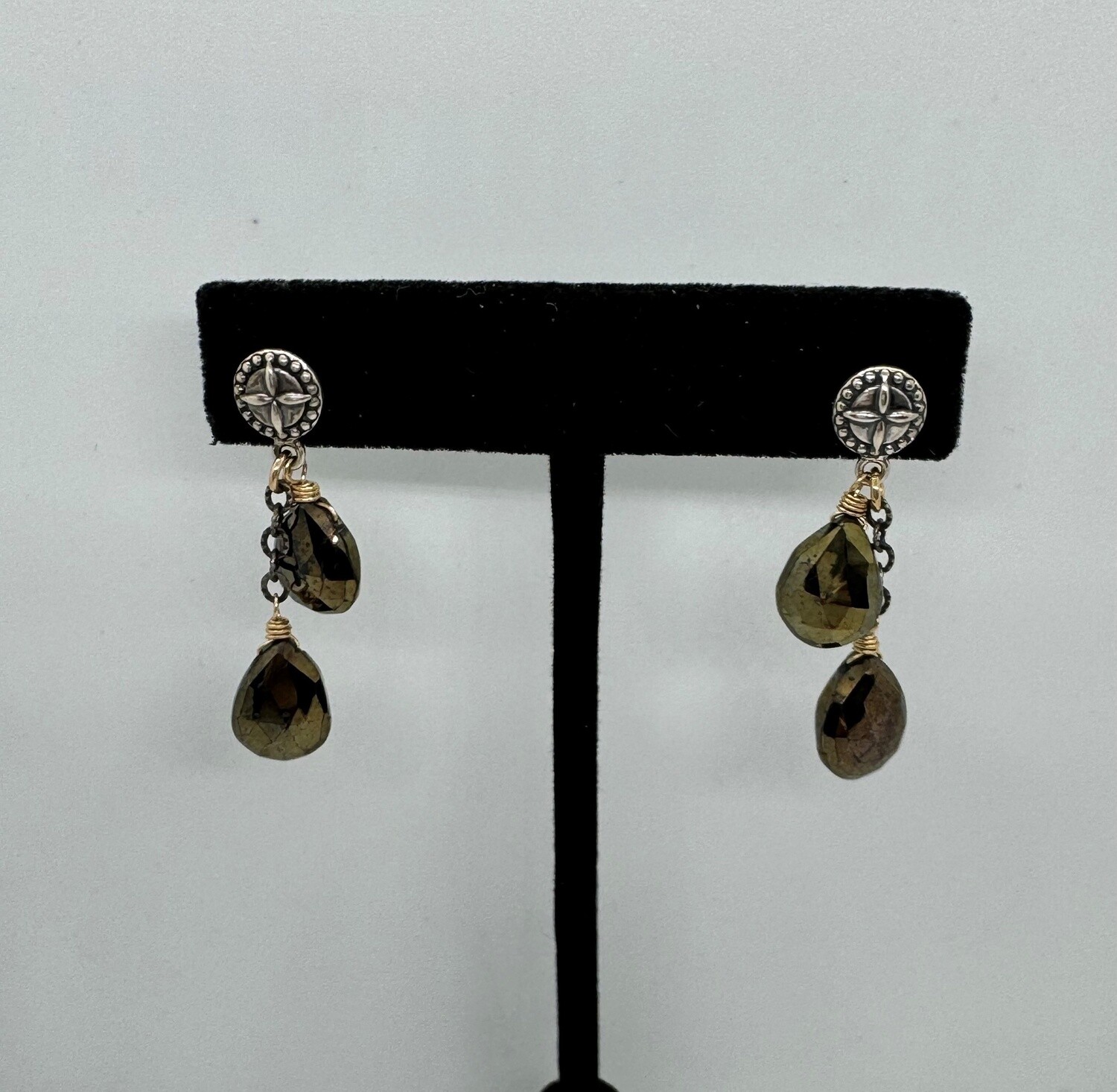 Robb Earrings Double Pyrite with silver Star Stud