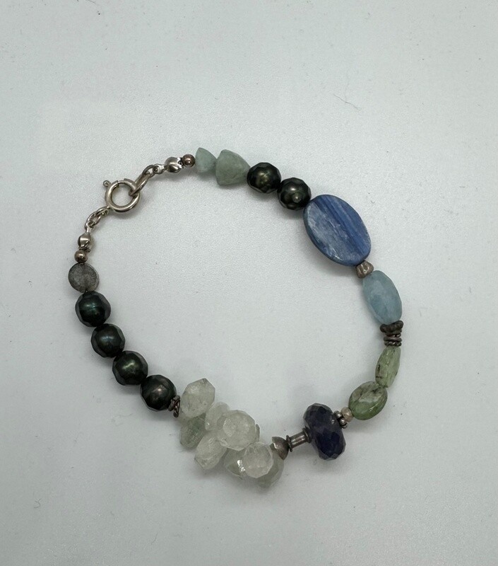 Robb Bracelet Kyanite, Aquamarine and Pearl
