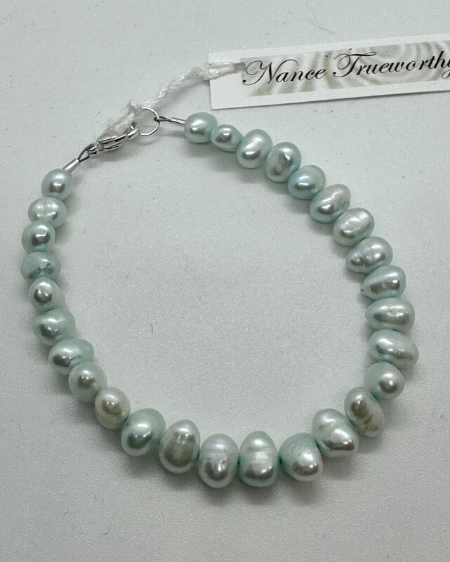 Trueworthy Bracelet Light Blue Pearl