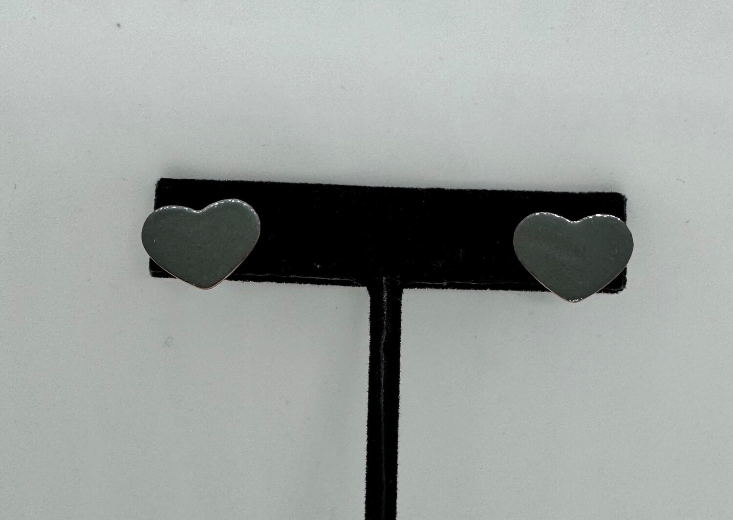 DiCesare Ear Grey Heart Posts