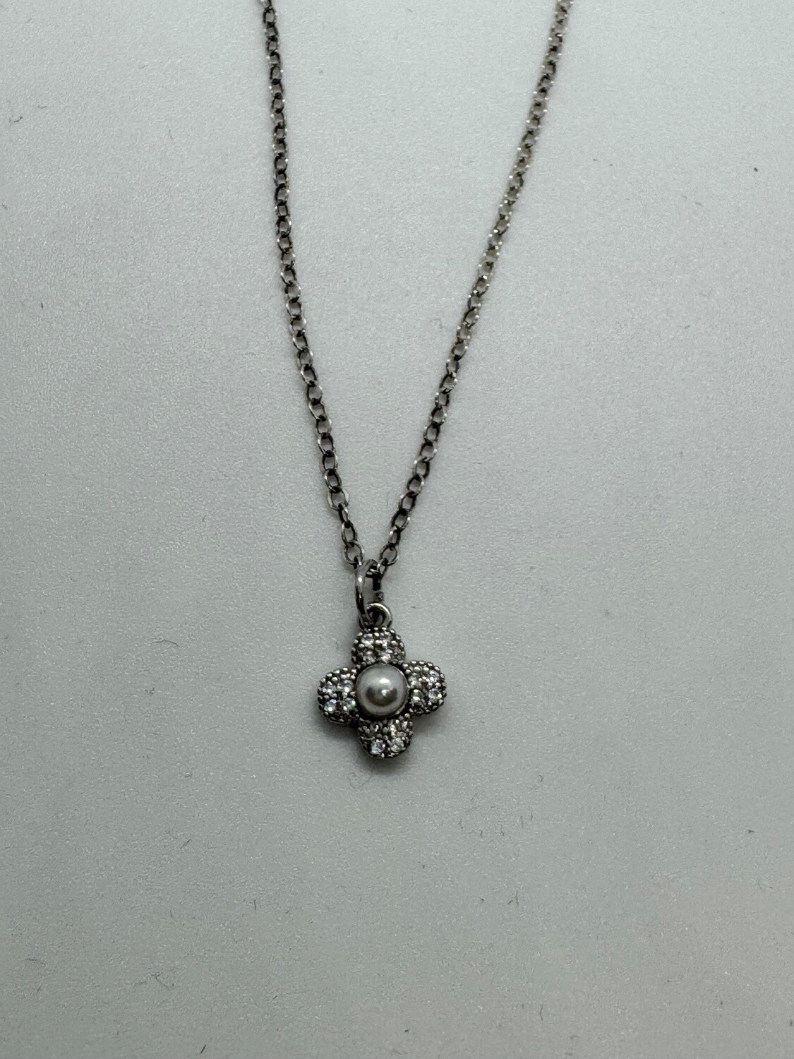 Kalli Necklace Small Square Cross/Flower