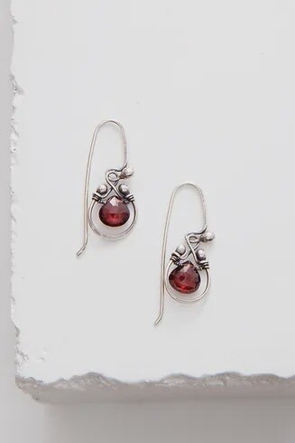 Zuzko Earrings Horseshoe Red Garnet