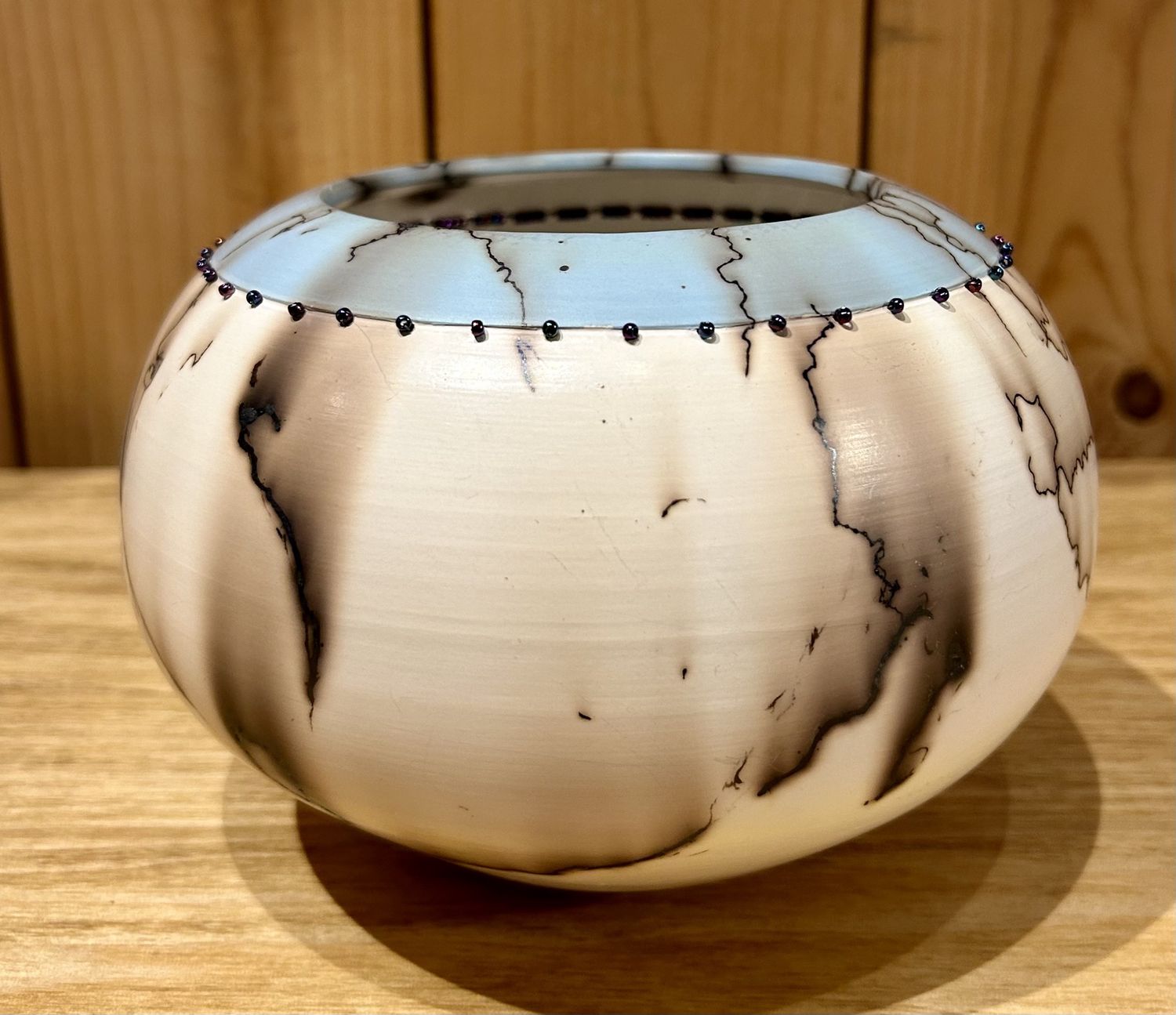 Ponticello Horse Hair Vase W/Light Blue Rim