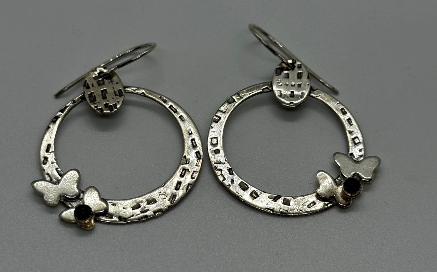 Mountain View Earrings Butterflies on Circles w/Onyx