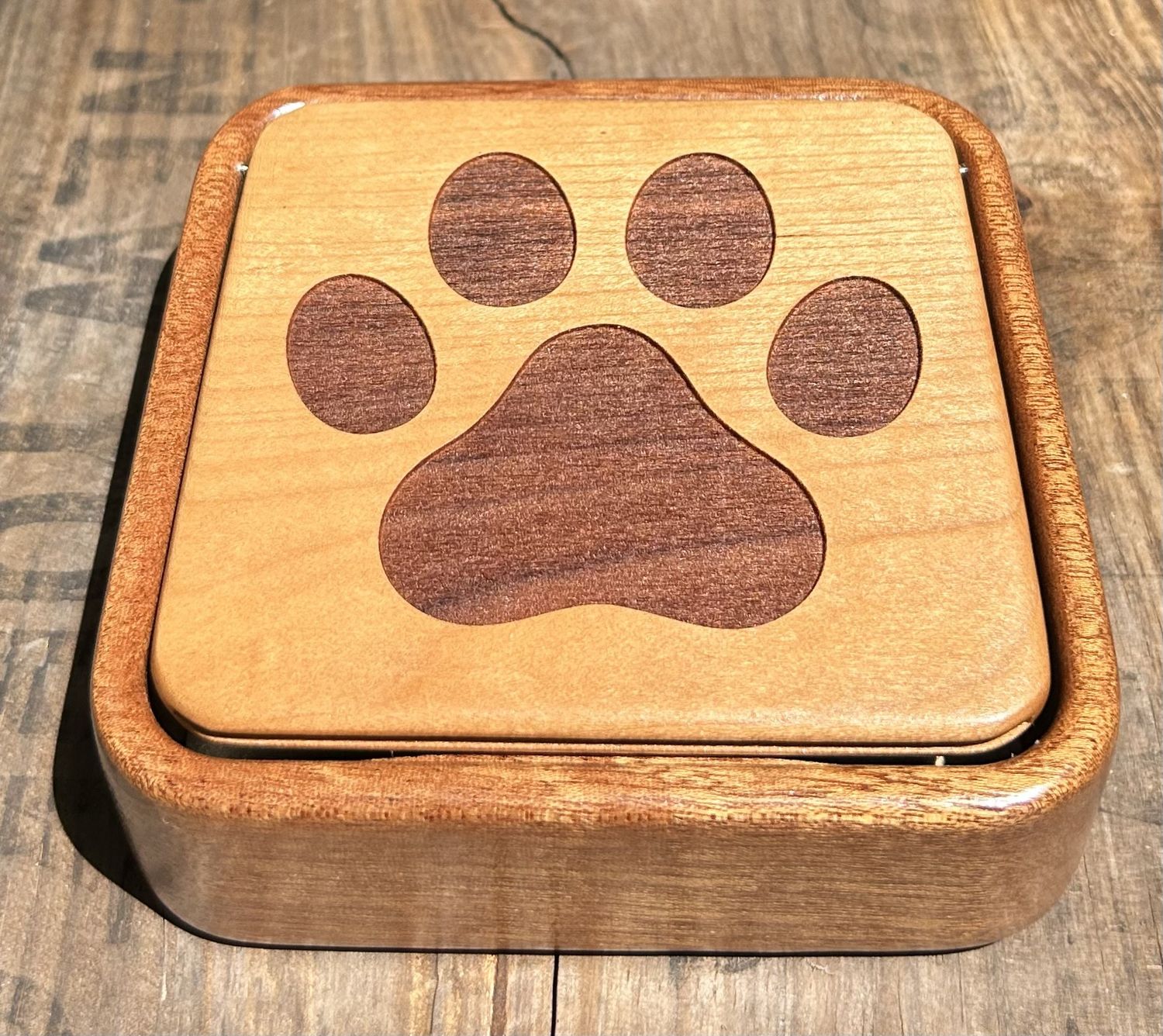 Heartwood Box Photo w/Dog Print