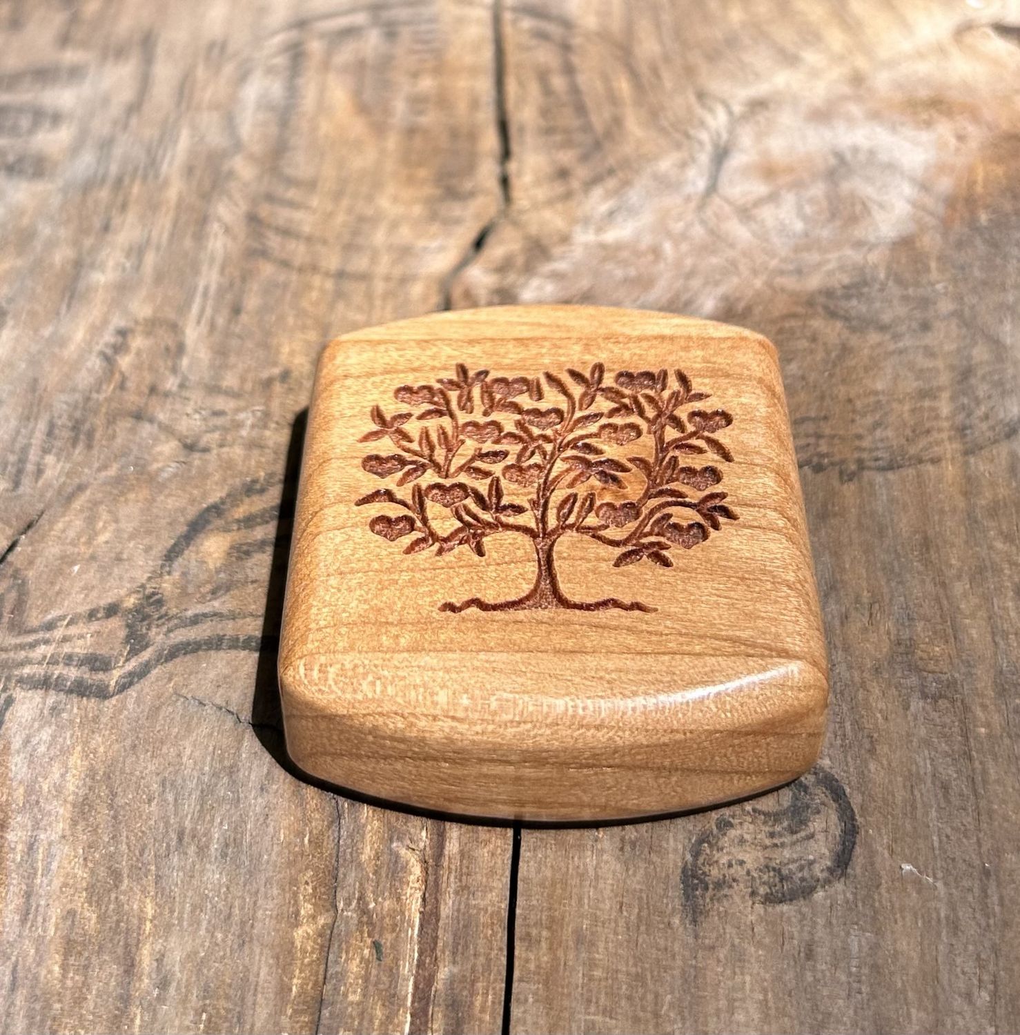 Heartwood Box Cherry Engraved Tree