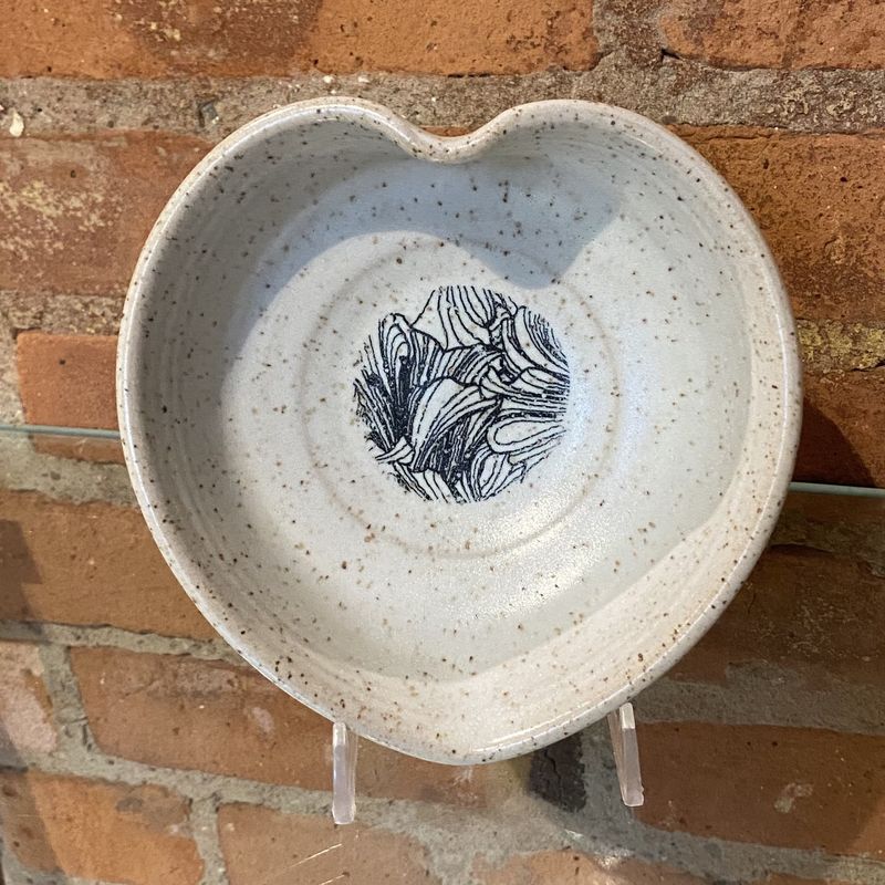 Johnson Heart BOwl Black and White